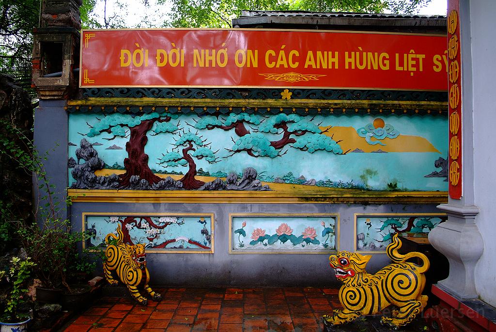 dscf1961.jpg - Unser letzter Tag in Hanoi. Heute wollen wir noch den Literaturtempel besichtigen. Werden aber auf dem Weg von einigen Sehenswürdigkeiten aufgehalten.